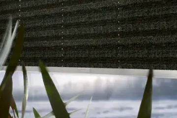 Verdunkelndes Plissee für optimalen Lichtschutz im Schlafzimmer